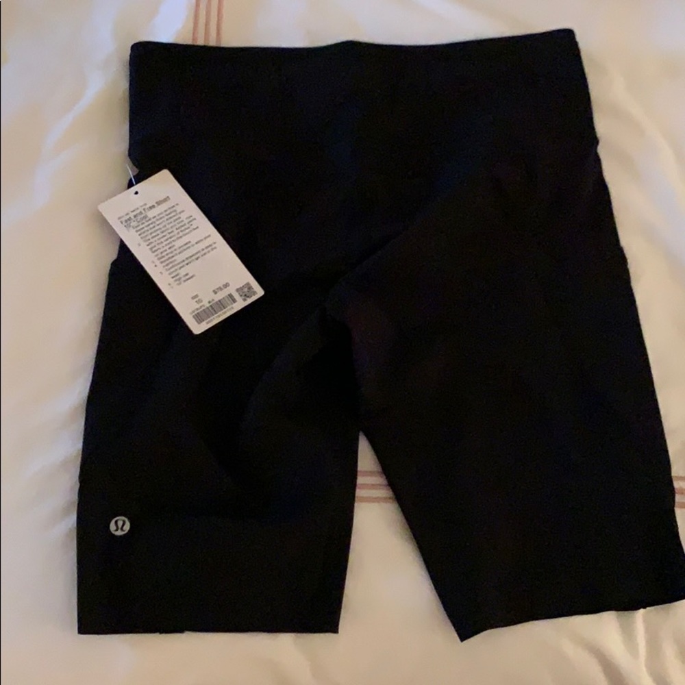 Fast and free 10” black shorts